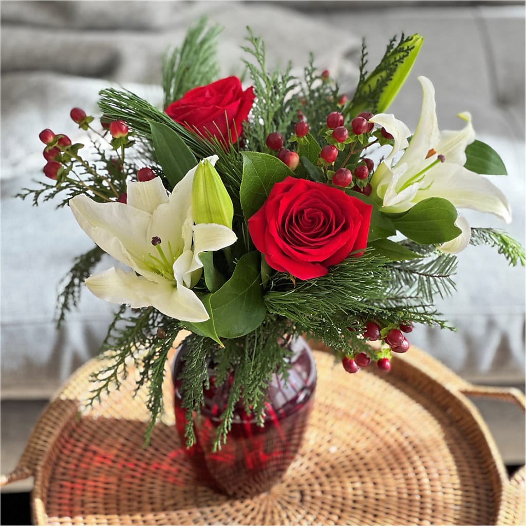 Evergreen Delight Bouquet – Flover, Wallington NJ