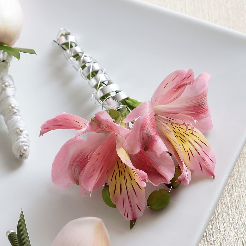 Pink Peruvian Lily Boutonniere – Flover, Wallington NJ