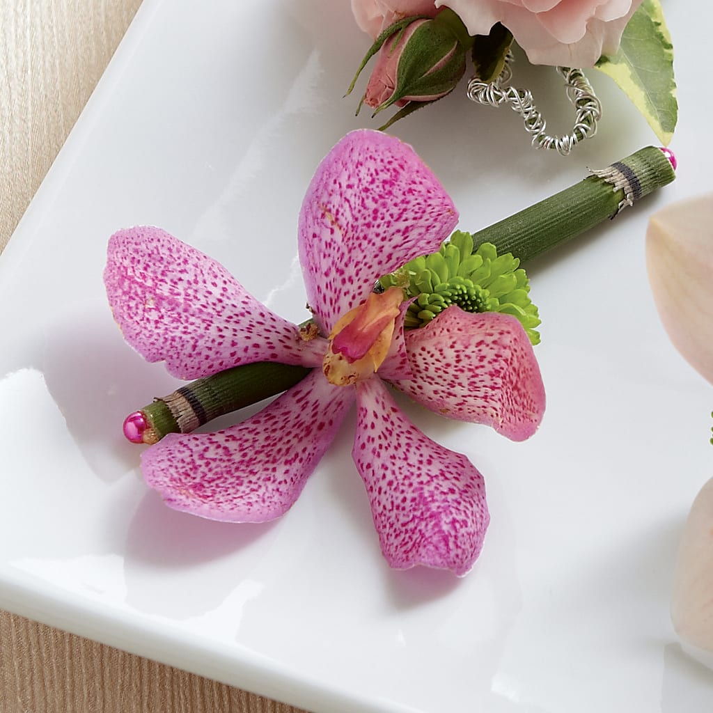 Pink Mokara Boutonniere – Flover, Wallington NJ