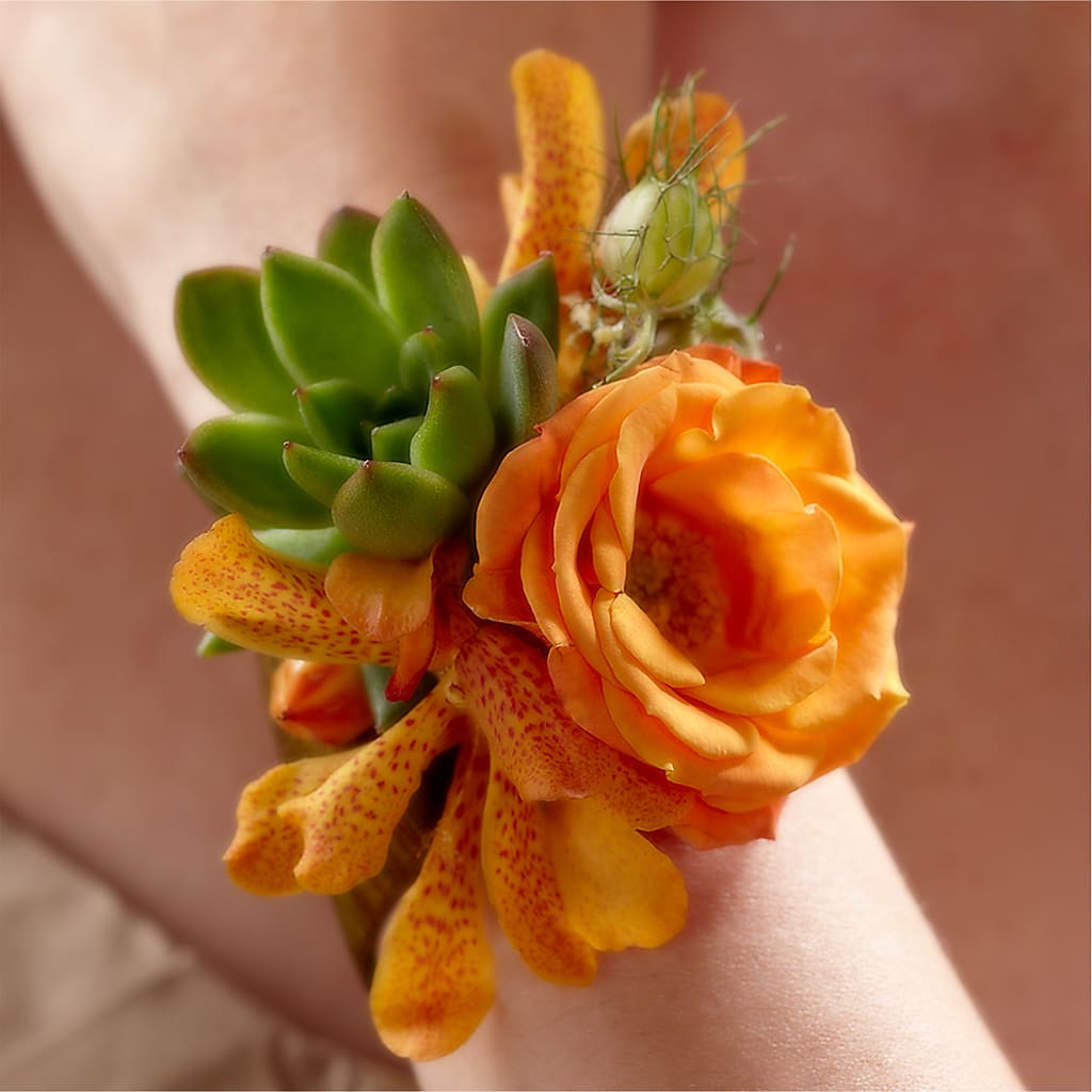 Irresistible Love Wrist Corsage – Flover, Wallington NJ