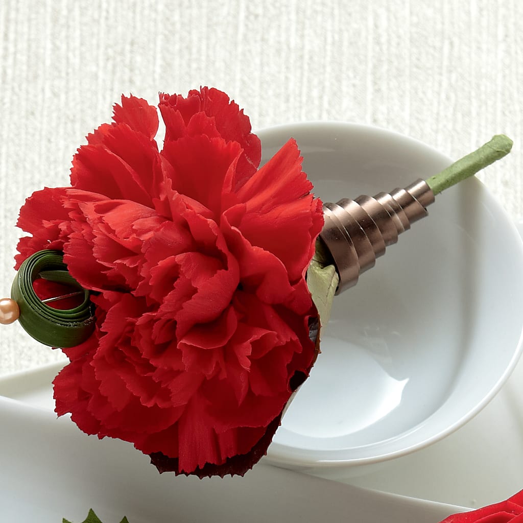 Red Carnation Boutonniere – Flover, Wallington NJ