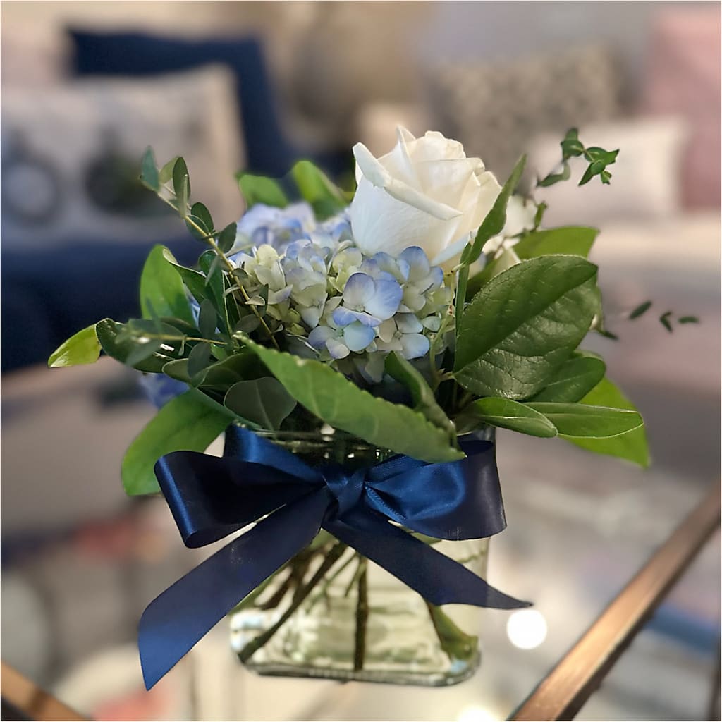 Sky Blue Delight Bouquet –  Flover, Wallington NJ
