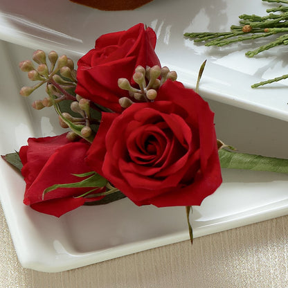 Red Spray Rose Boutonniere –  Flover, Wallington NJ